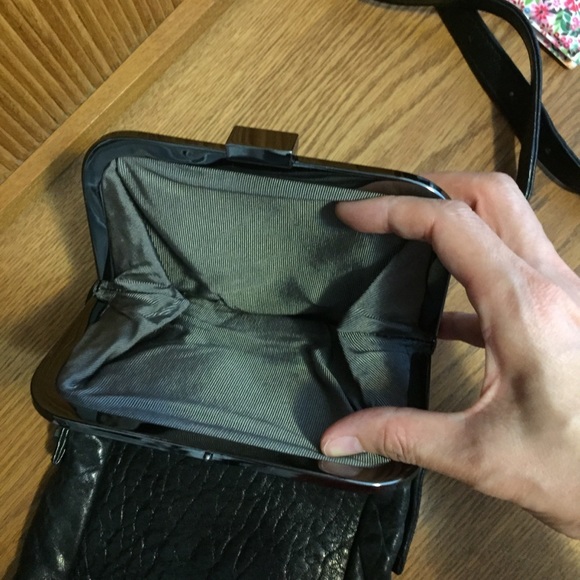 Leather bag - Picture 4 of 7